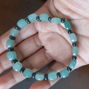 Green Aventurine Quartz and Black Ball Beads Stretch Bracelet